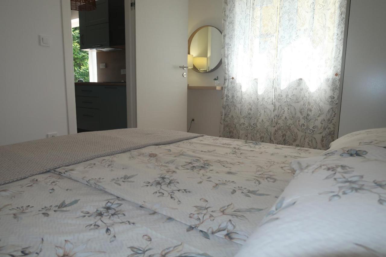 Apartments Matea Baška Eksteriør bilde