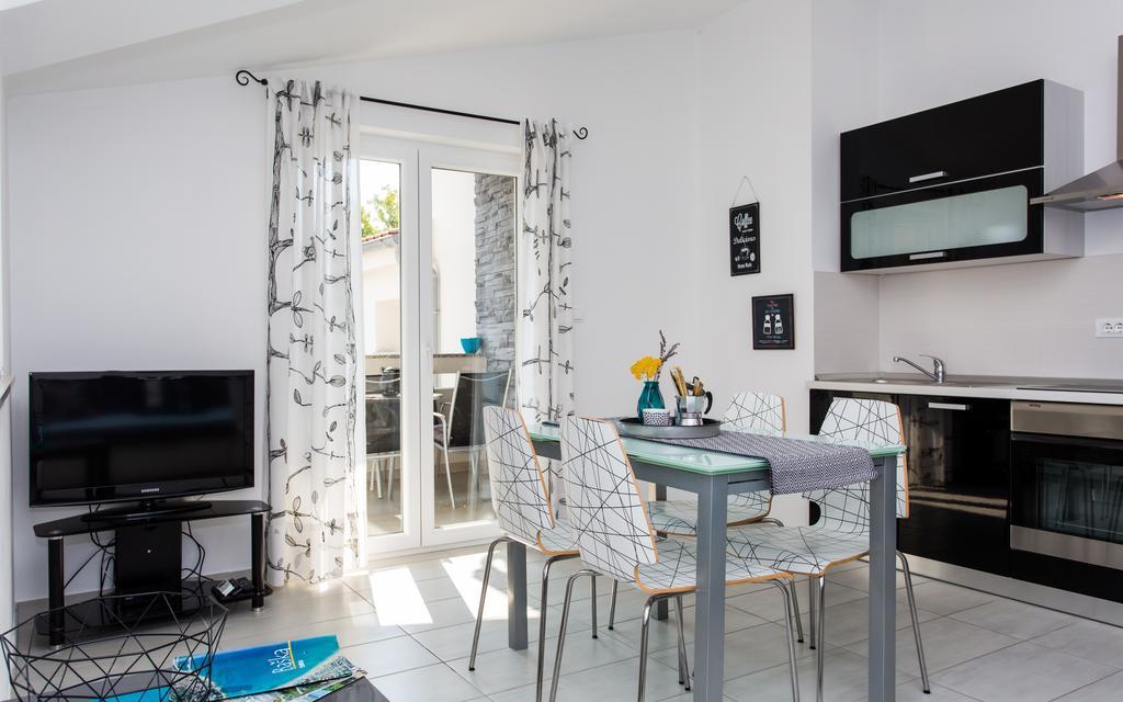Apartments Matea Baška Eksteriør bilde