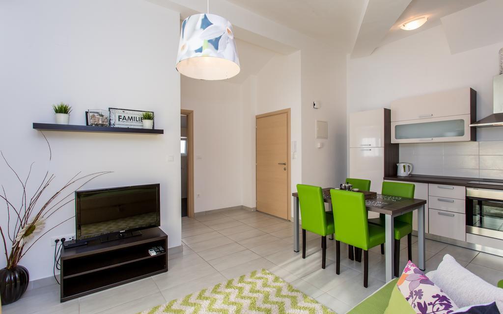 Apartments Matea Baška Eksteriør bilde