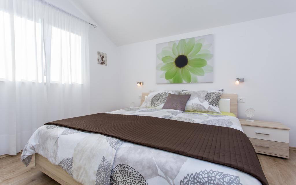 Apartments Matea Baška Eksteriør bilde