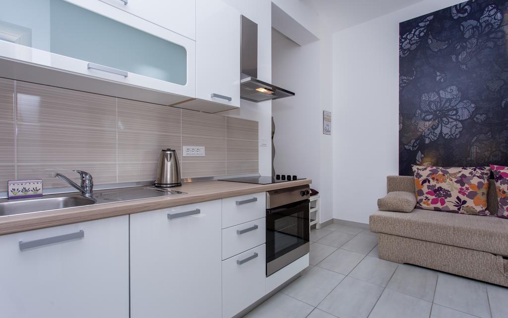 Apartments Matea Baška Eksteriør bilde